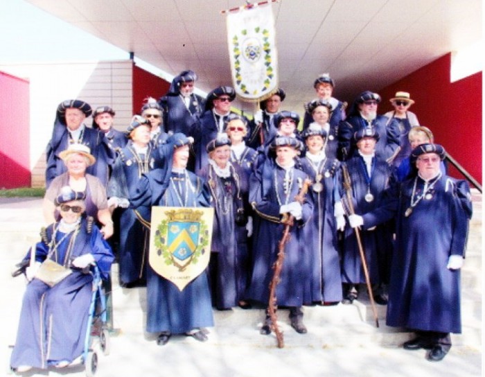 Les Dignitaires